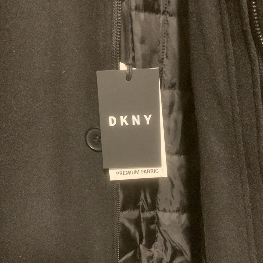 DKNY - Picture 4 of 5